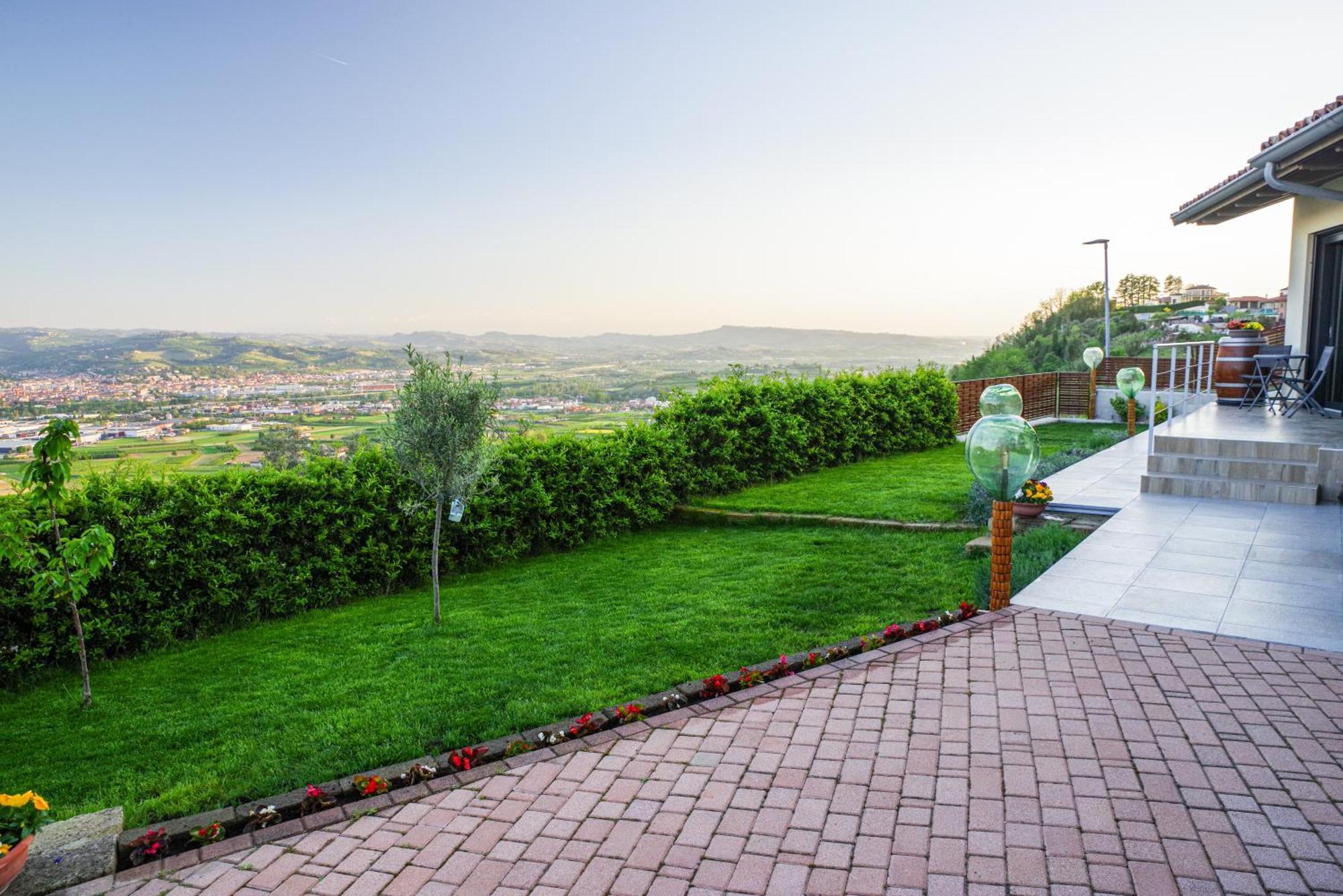 Vista Langhe - Cerratohouses Guarene Exteriör bild